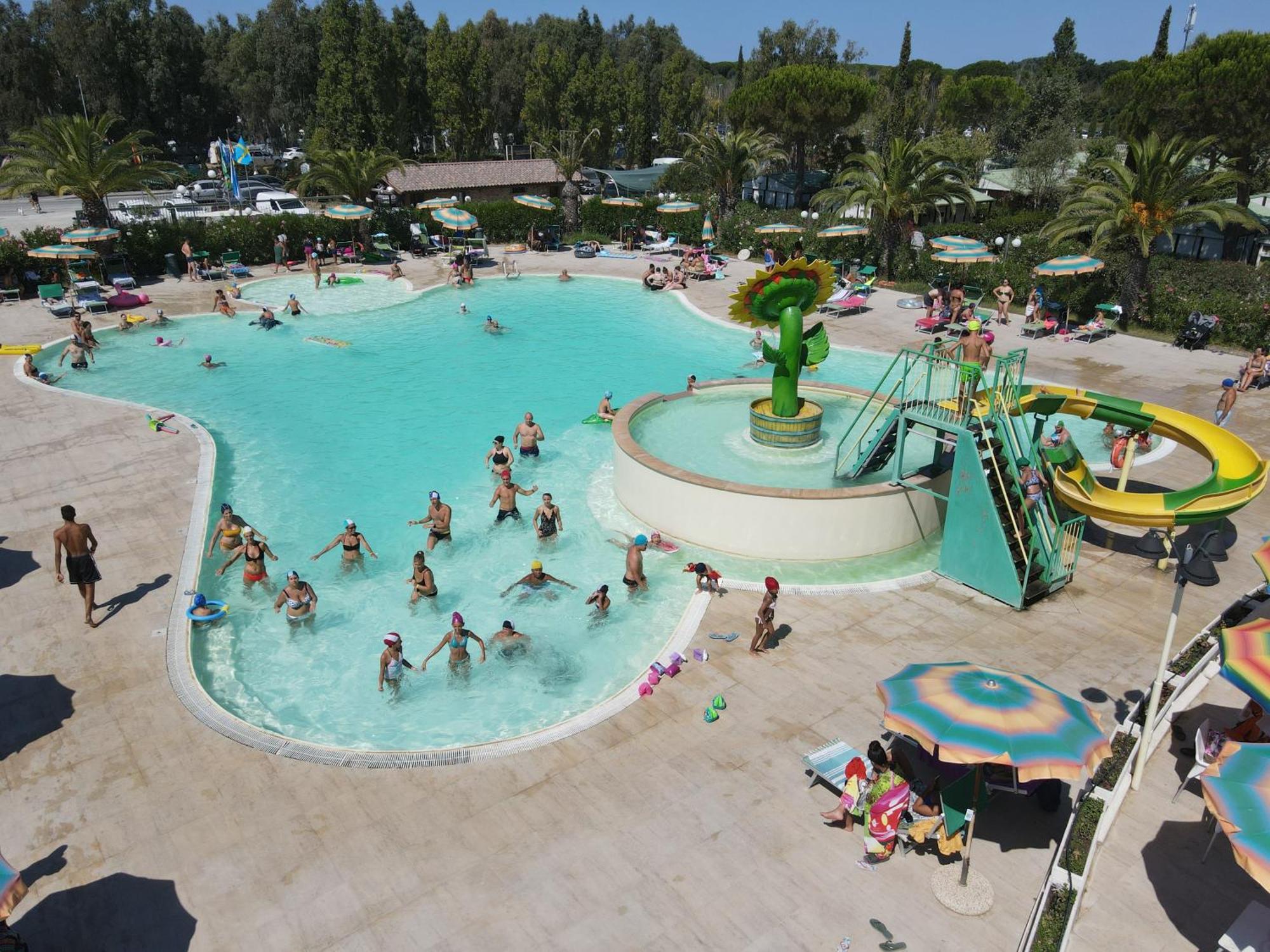 Happy Camp Mobile Homes In Camping Village Free Time Marina Di Bibbona Exterior foto